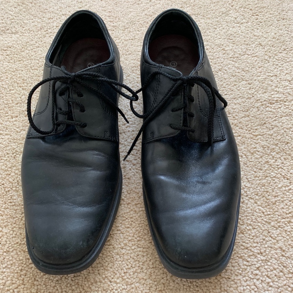 Men’s Rockport black Leather Shoes.  8.5.